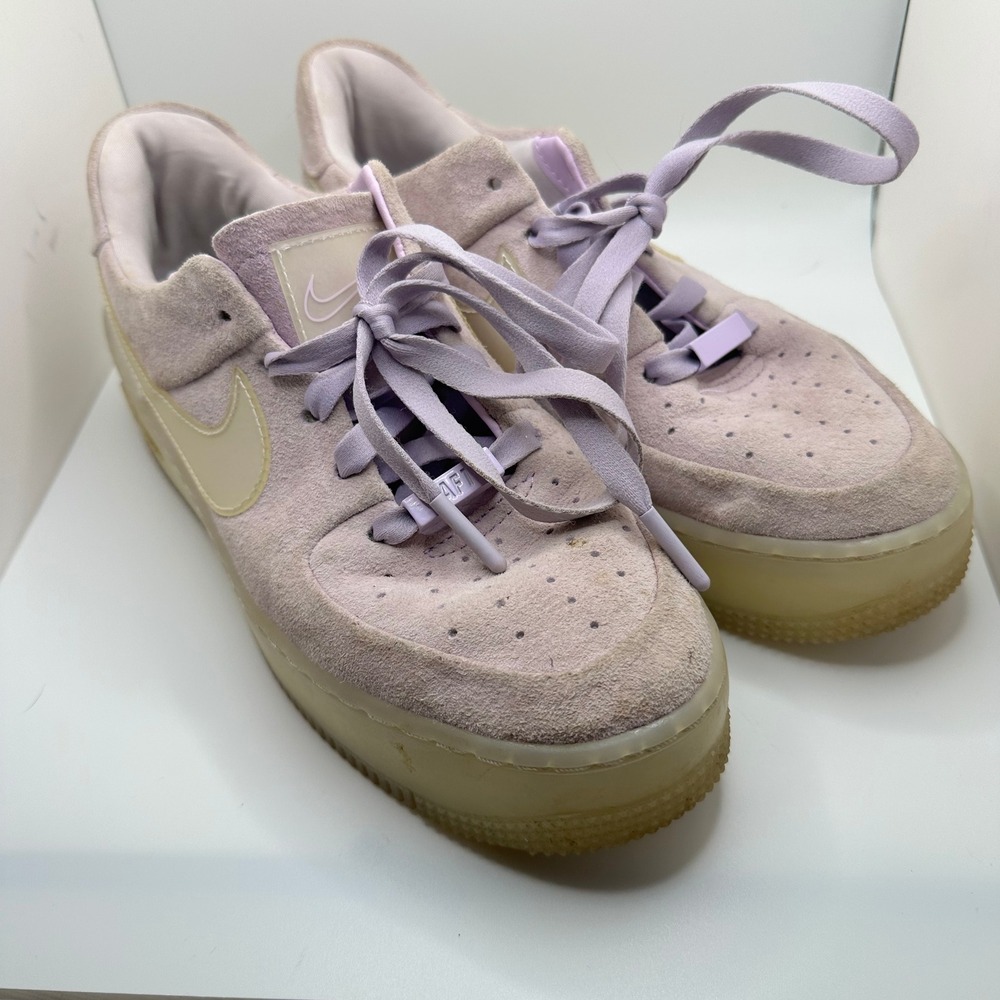 Nike Air Force 1 Sage Low Lavender Suede Platform Sneakers AR5339-500 Womens 7